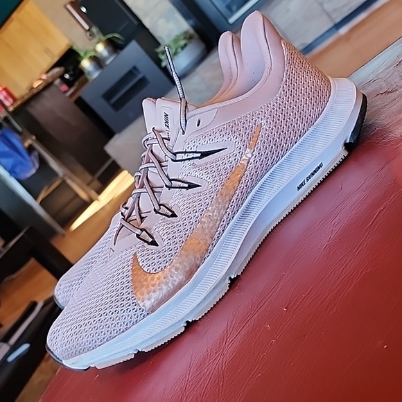 EUC Nike: Quest 2 Running Shoe, Stone Mauve, Women's 10.5 - Picture 2 of 12